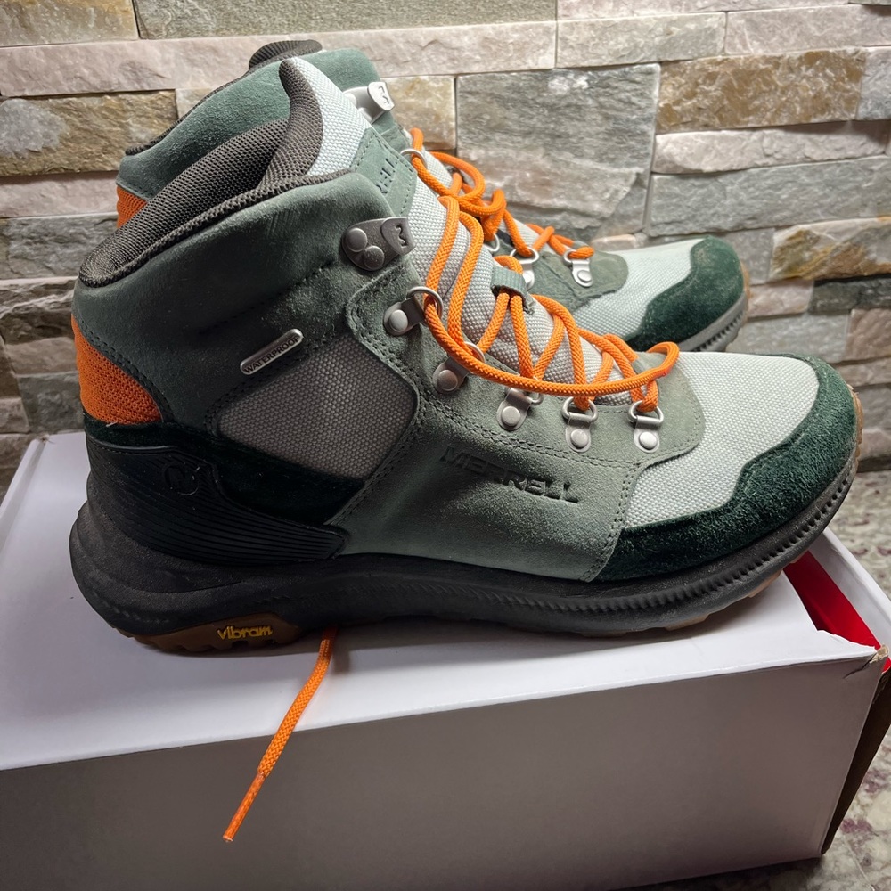 Mens Merrell hiking boots size 11